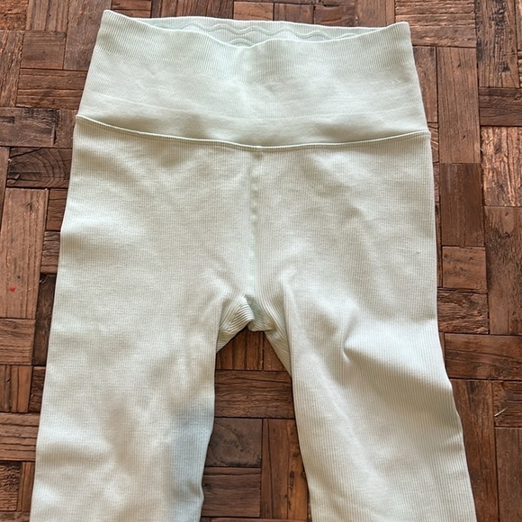 Spiritual Ganster Seamless Sculpt Sage Ribbed Leggings Size M/L - Picture 2 of 6